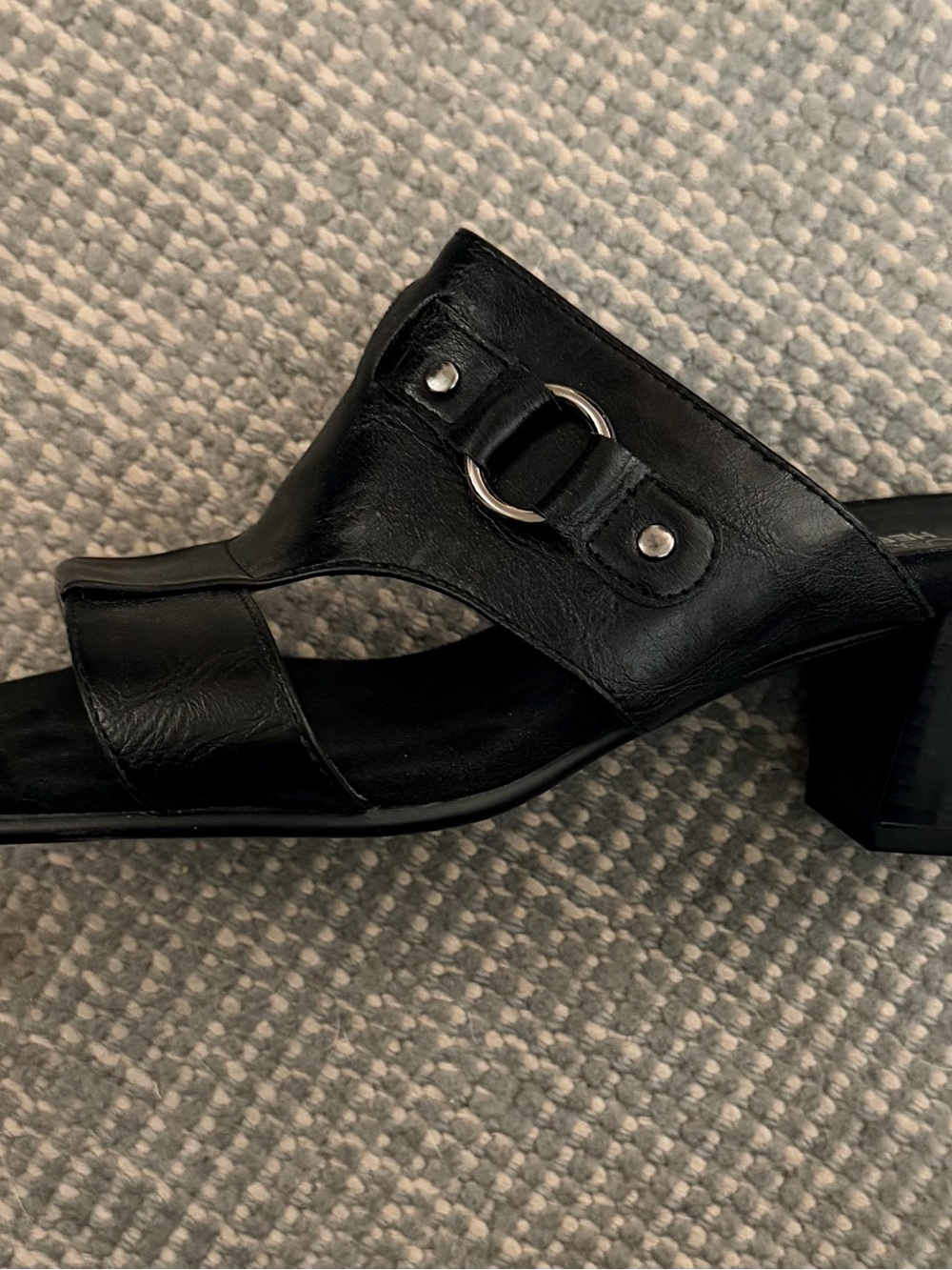 AEROSOLES Black Leather Open‑Toe Ring Detail Block Heel Mules